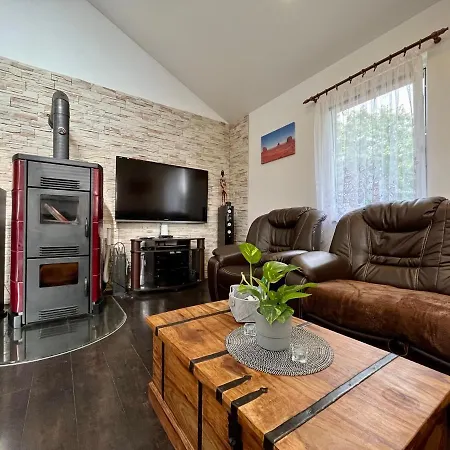 Na Koncinach 別荘 リフノフ・ナト・クニェジュノウ